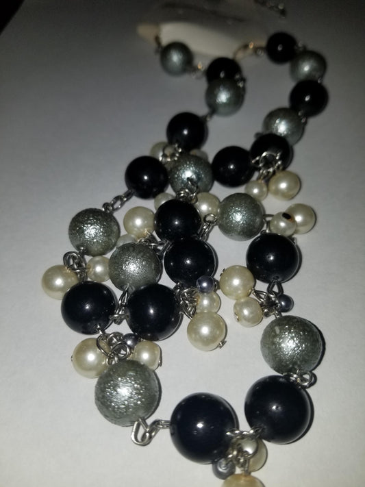 Adjustable Silver and White Glass Bead Fashion Necklace