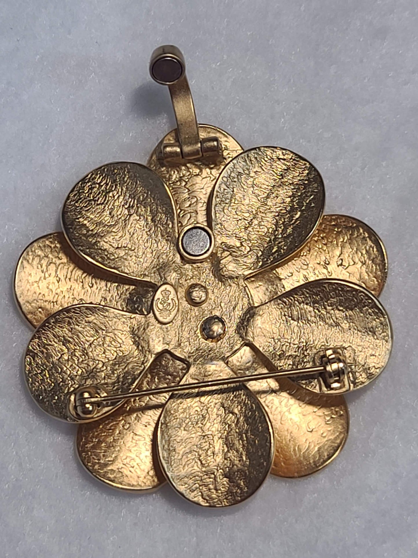 Premier Designs Matte Gold Tone Flower With Rhinestones Brooch Pin/Pendant